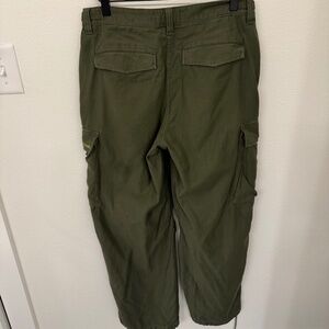 TNA dark green cargo pants Size 4